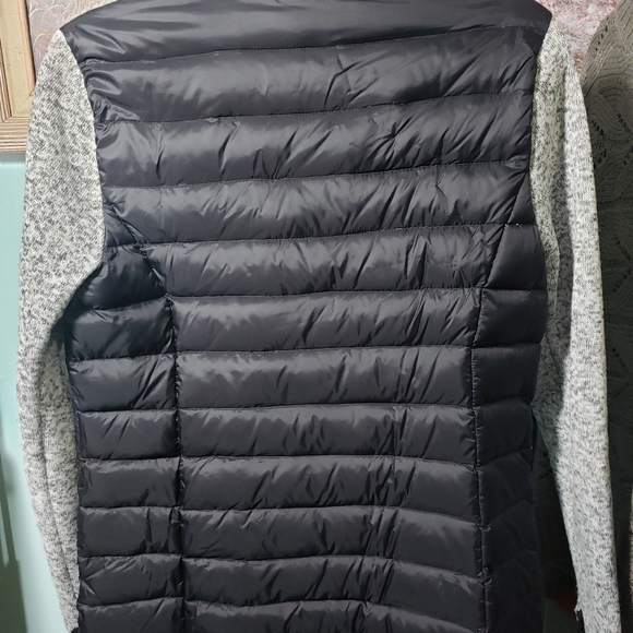 Tommy Hilfiger- Natural Down Jacket - Size Medium - Picture 4 of 12